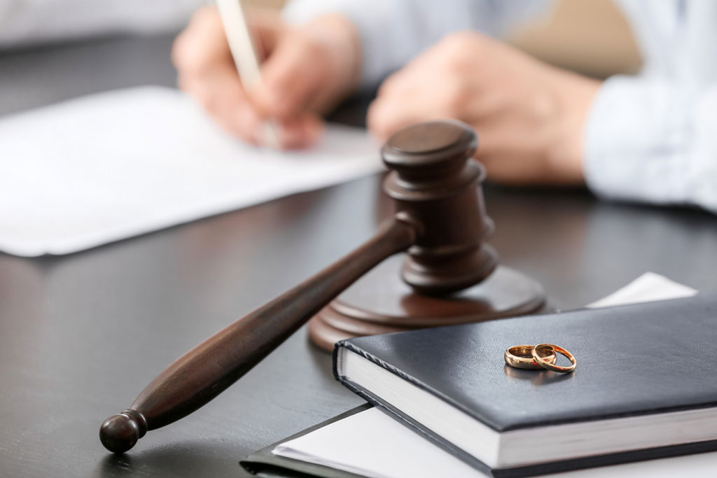How To Find A Divorce Lawyer In New York